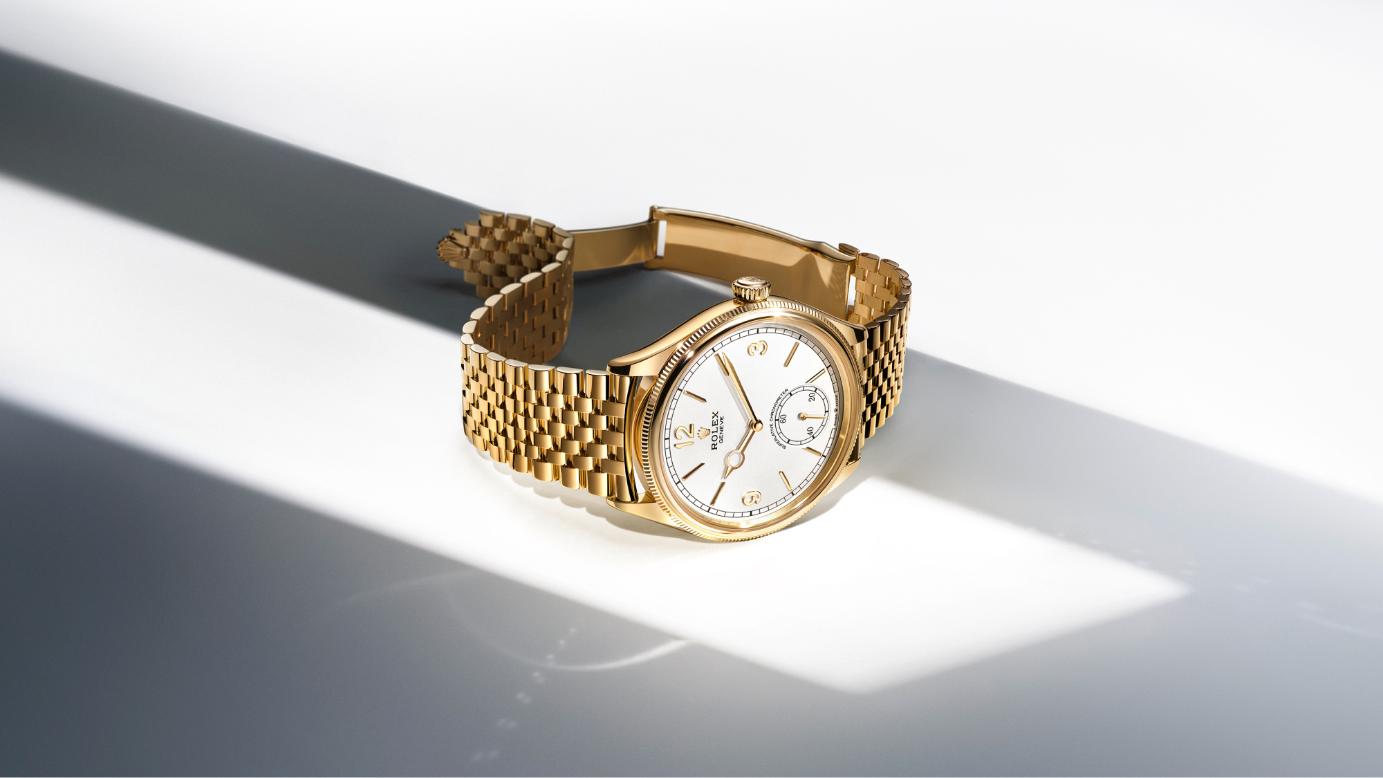rolex-oyster-perpetual-universal-classic-style-m52508-0008-landscape